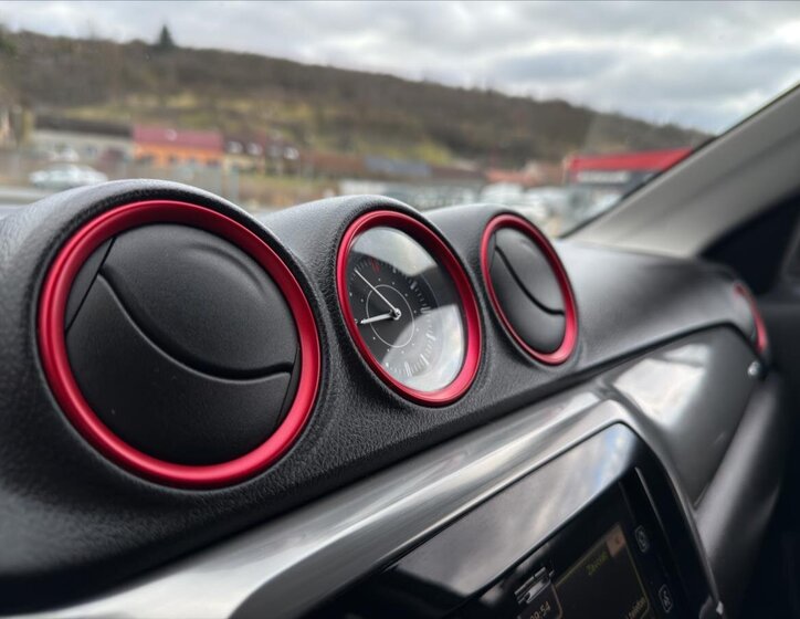 Suzuki Vitara SUV / Terénní 1,4 l 103 kw