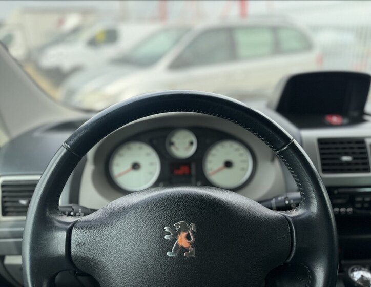 Peugeot Expert MPV 2,0 l 120 kw