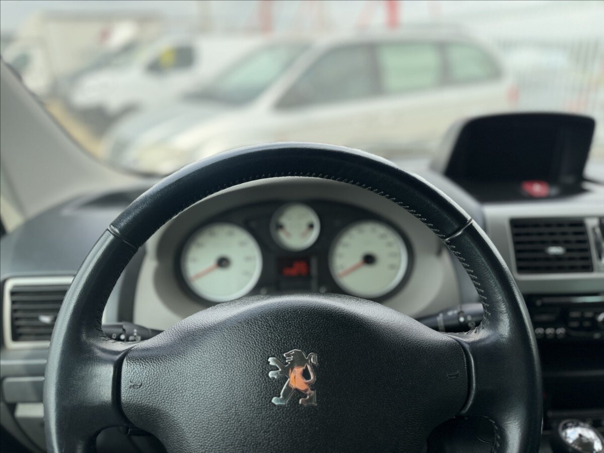 Peugeot Expert MPV 2,0 l 120 kw