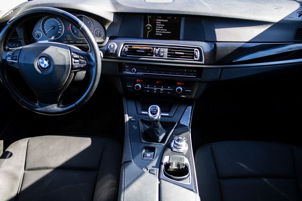 BMW Řada 5 Sedan / Limuzína 2,0 l 120 kw