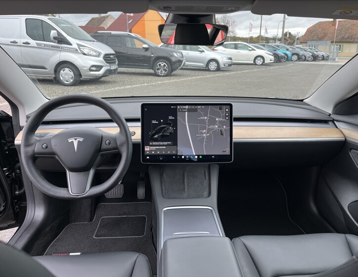 Tesla Model 3 19