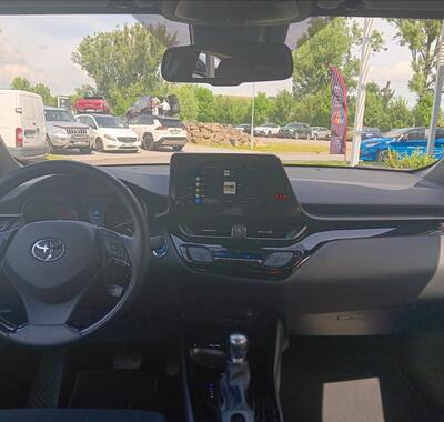 Toyota C-HR 11