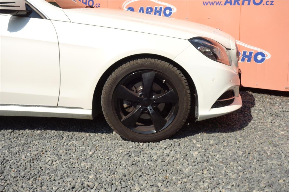 Mercedes-Benz Třídy E Sedan / Limuzína 2,1 l 125 kw
