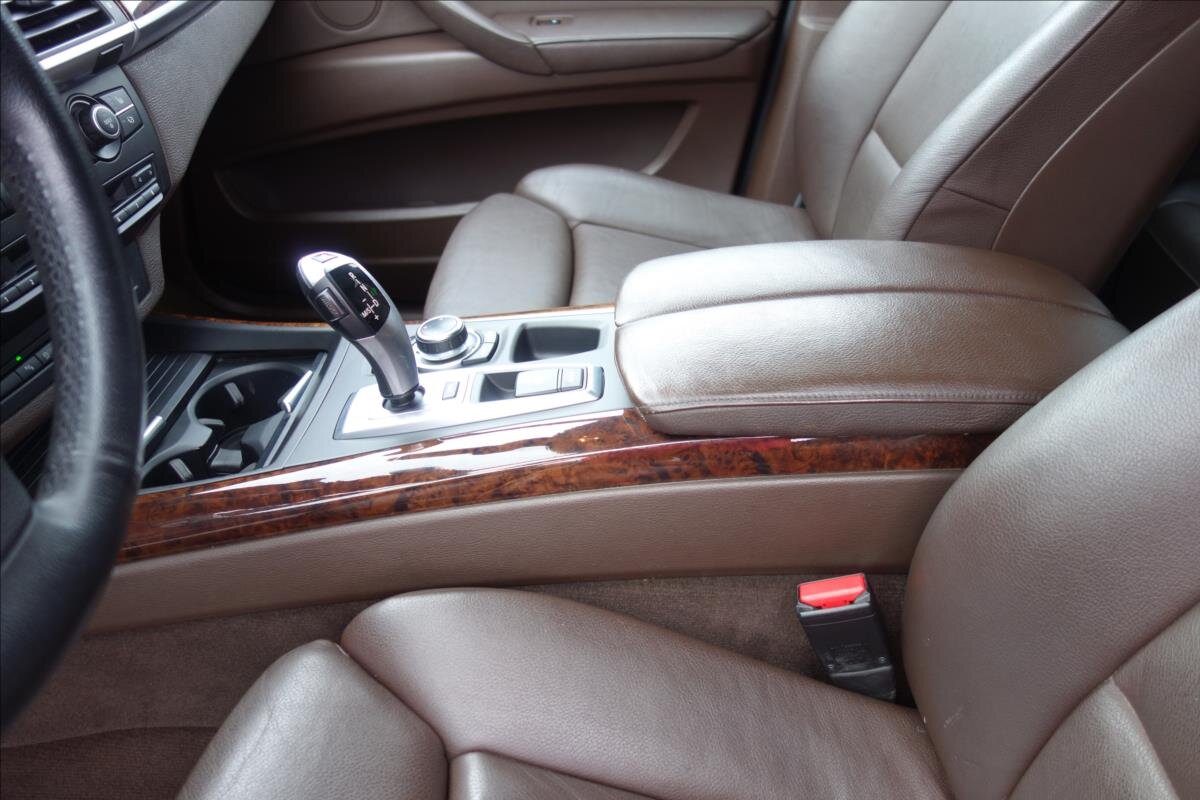 BMW X5 SUV 3,0 l 225 kw