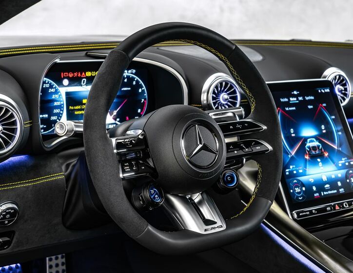 Mercedes-Benz AMG GT 16