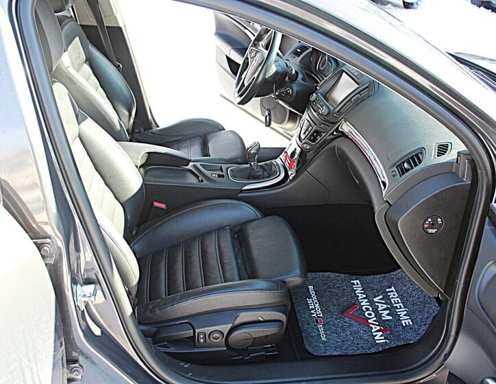 Opel Insignia Kombi 2,0 l 120 kw