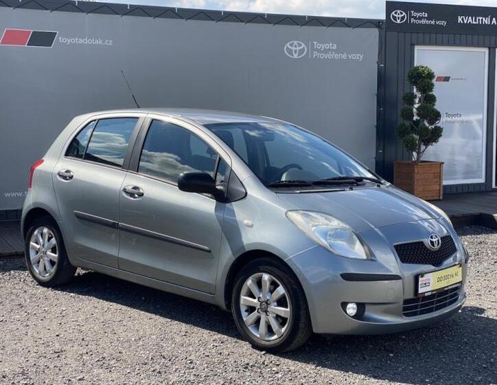 Toyota Yaris 1