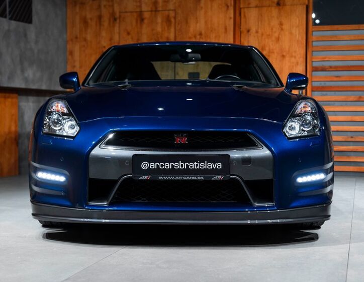 Nissan GT-R 6