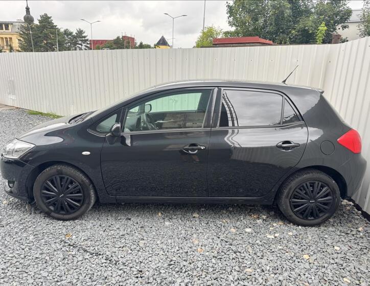Toyota Auris 4