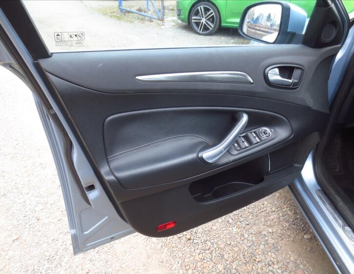 Ford Mondeo Liftback 2,5 l 162 kw