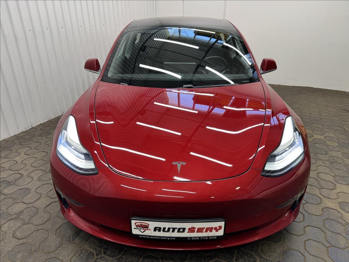 Tesla Model 3 Liftback 0,0 324 kw