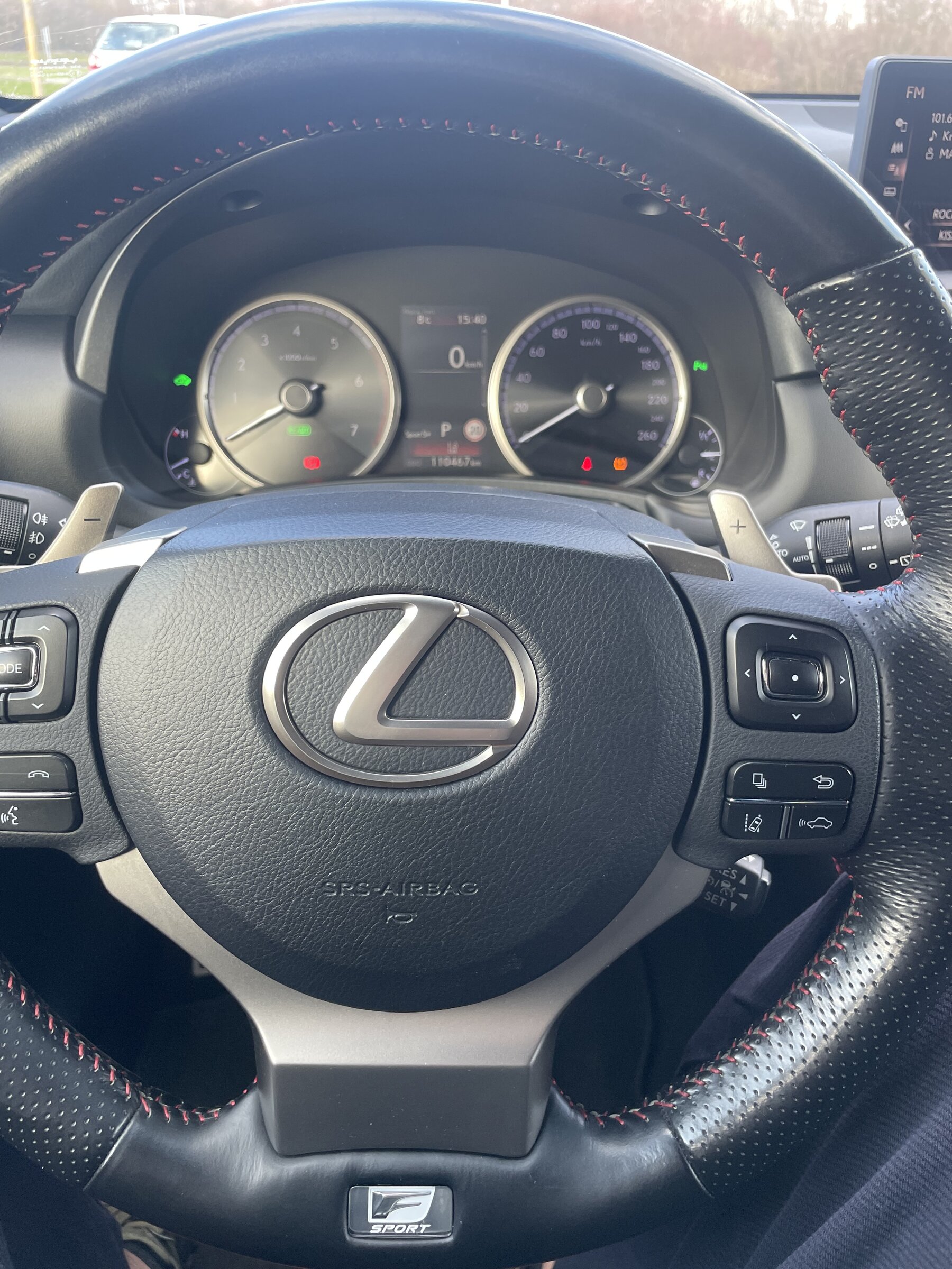 Lexus NX 300h CUV / Crossover 2,5 l 145 kw