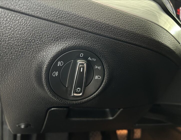 Škoda Superb Sedan / Limuzína 2,0 l 110 kw