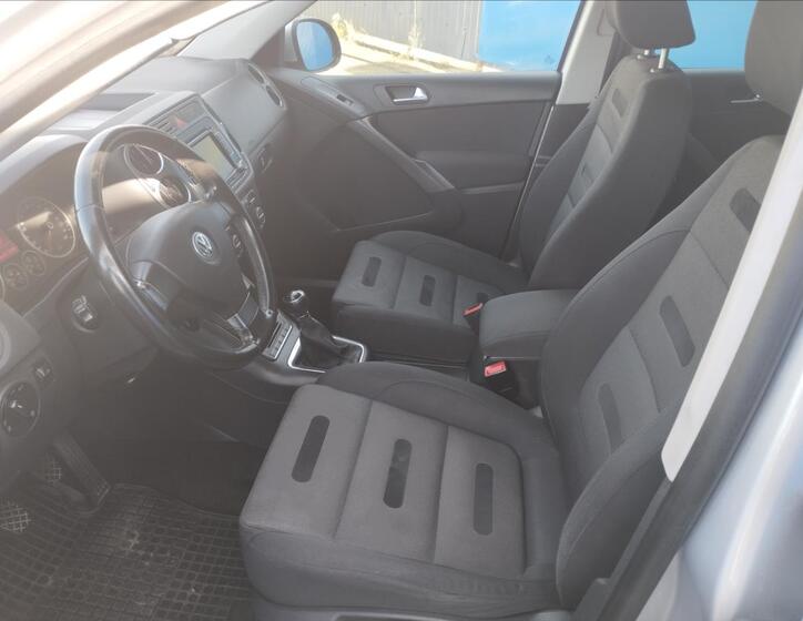 Volkswagen Tiguan 7