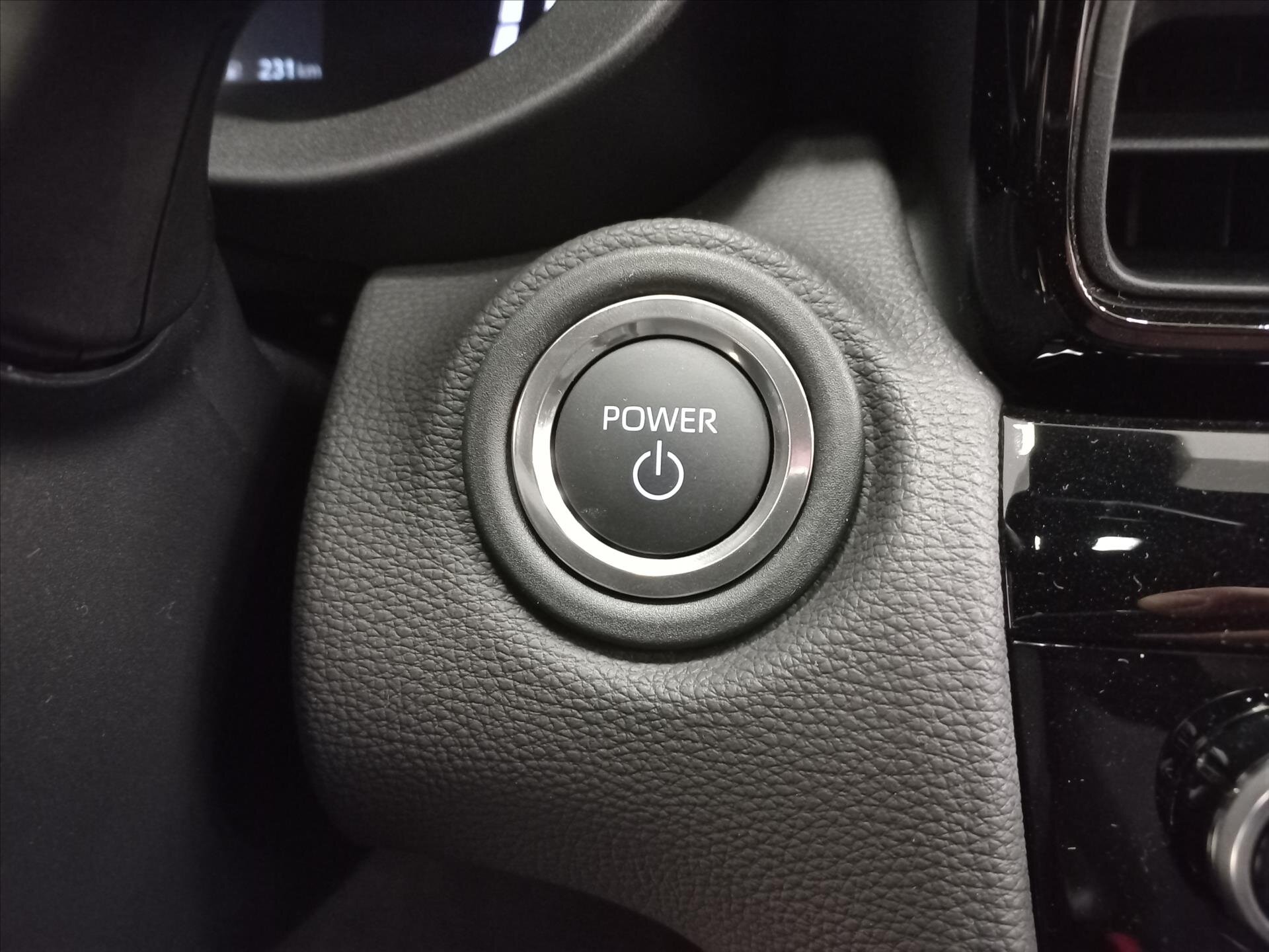 Toyota Yaris Cross CUV / Crossover 1,5 l 68 kw