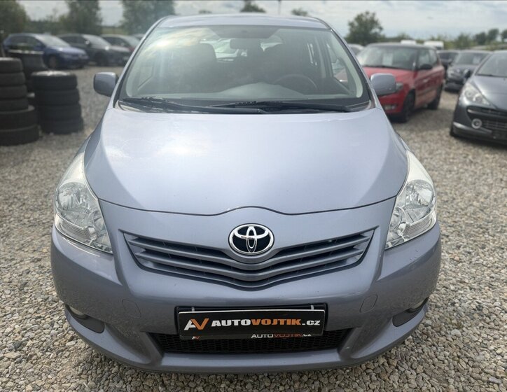 Toyota Verso Kombi 2,0 l 93 kw
