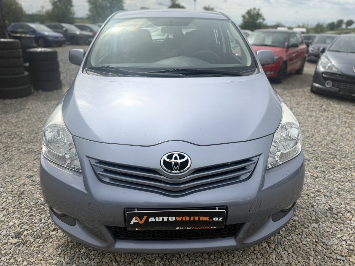 Toyota Verso Kombi 2,0 l 93 kw