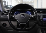 Volkswagen Tiguan 9