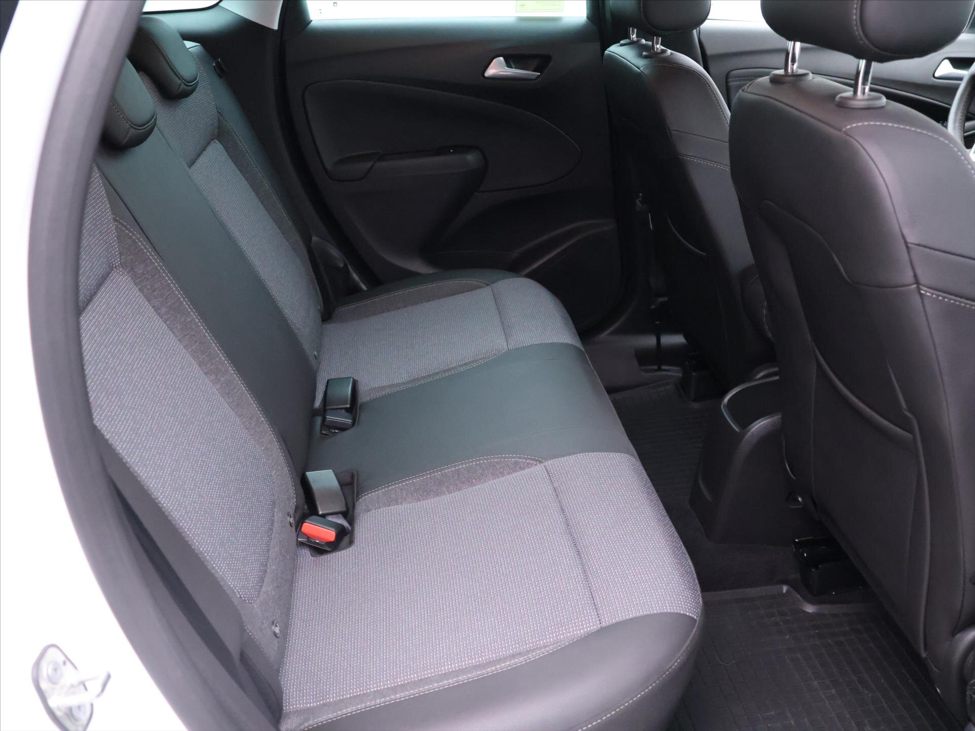 Opel Crossland SUV 1,2 l 81 kw