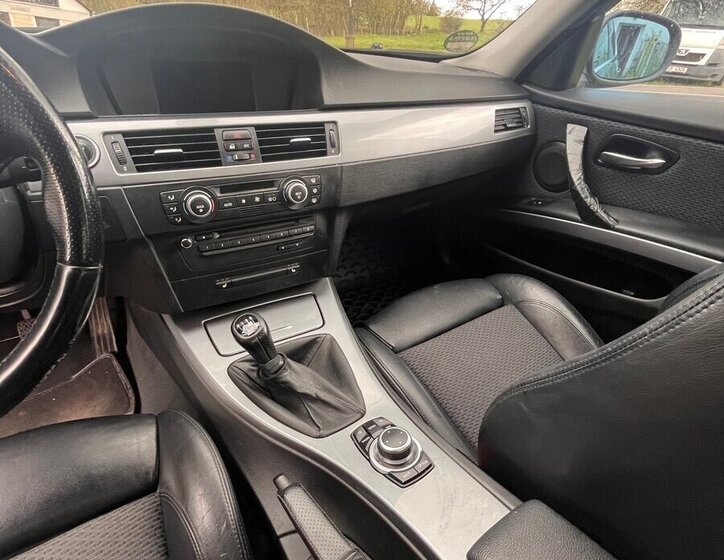 BMW Řada 3 Sedan / Limuzína 0,0 180 kw