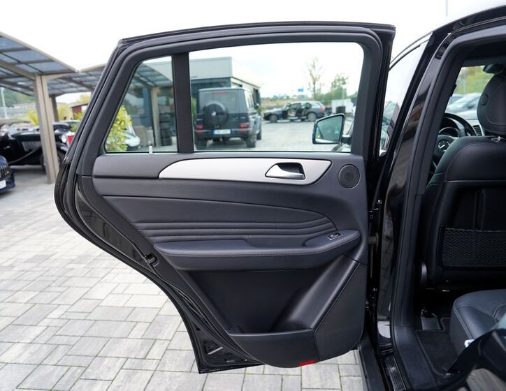 Mercedes-Benz GLE 17