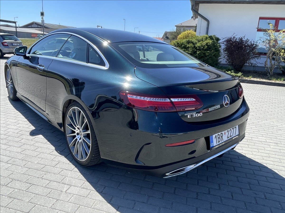 Mercedes-Benz Třídy E Kupé 2,0 l 180 kw