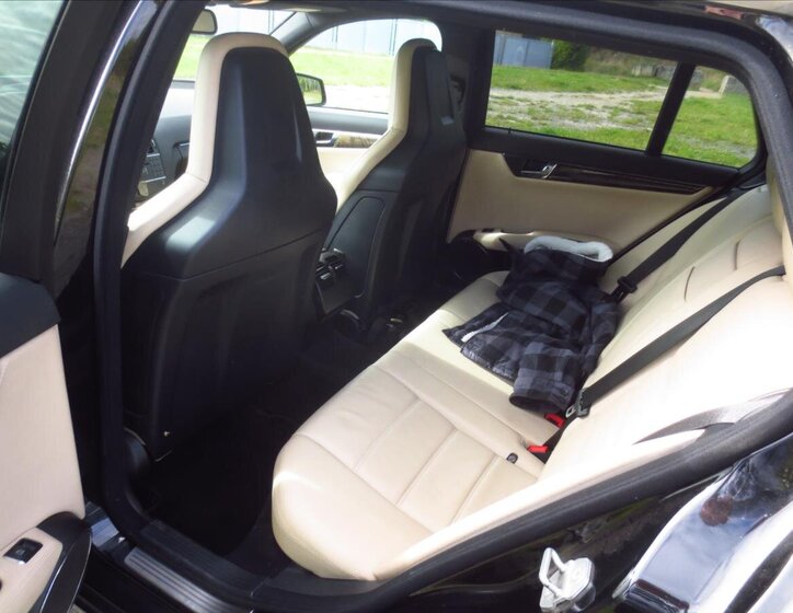 Mercedes-Benz Třídy C Kombi 6,2 l 336 kw