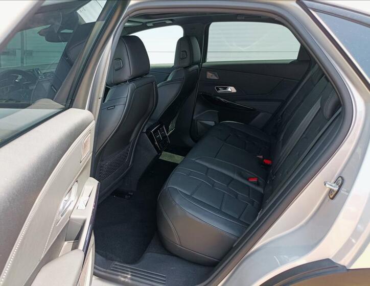 DS Automobiles DS7 Crossback 18