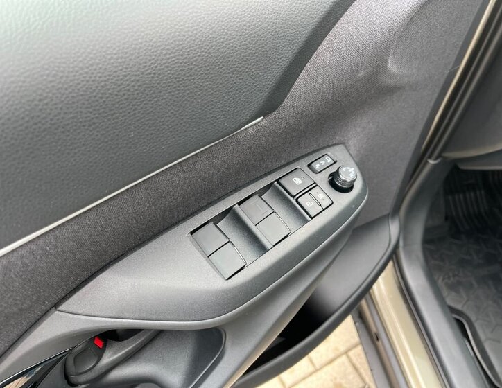 Toyota Yaris Cross SUV / Terénní 1,5 l 68 kw