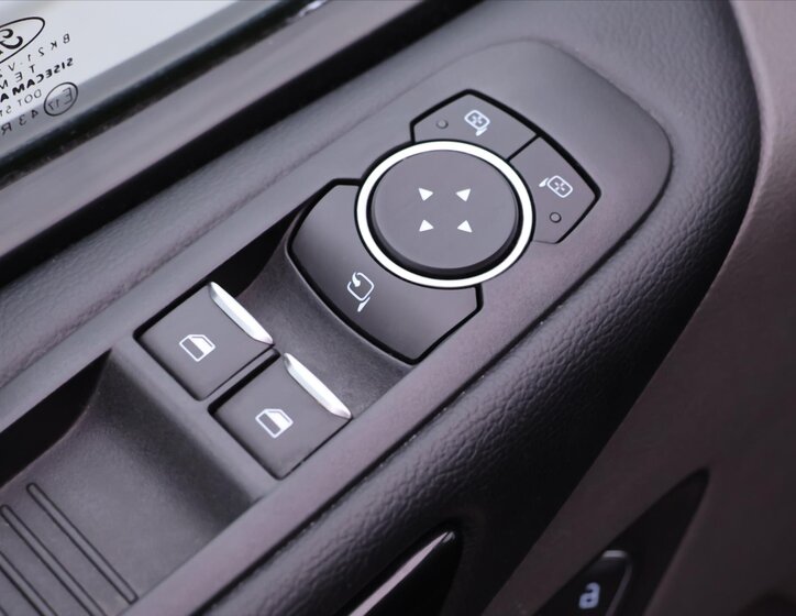 Ford Tourneo Custom Kombi 2,0 l 95 kw