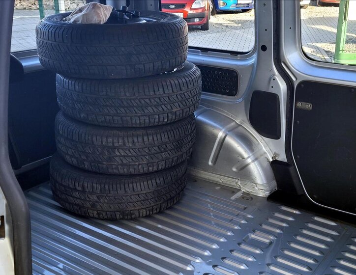 Volkswagen Caddy Skříň 1,6 l 75 kw