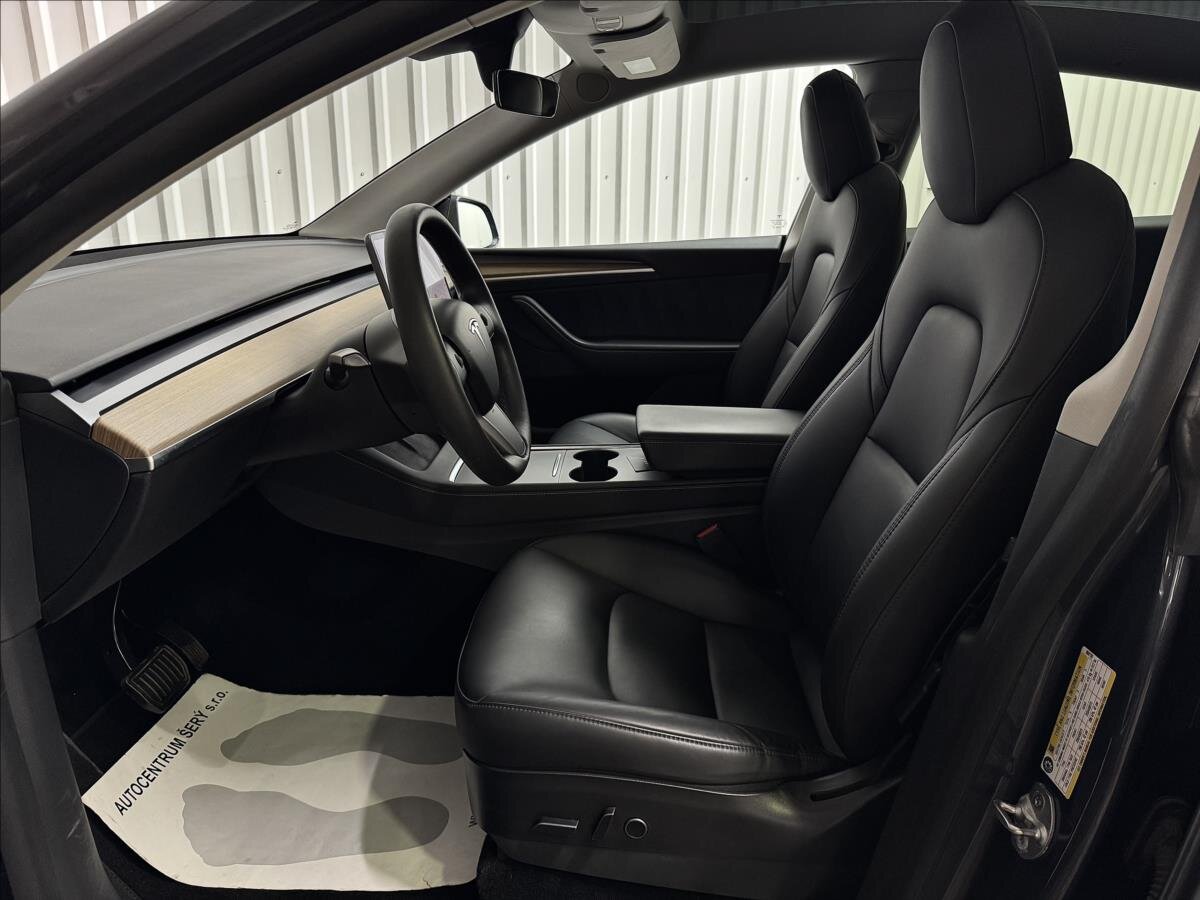 Tesla Model Y SUV / Terénní 0,0 378 kw