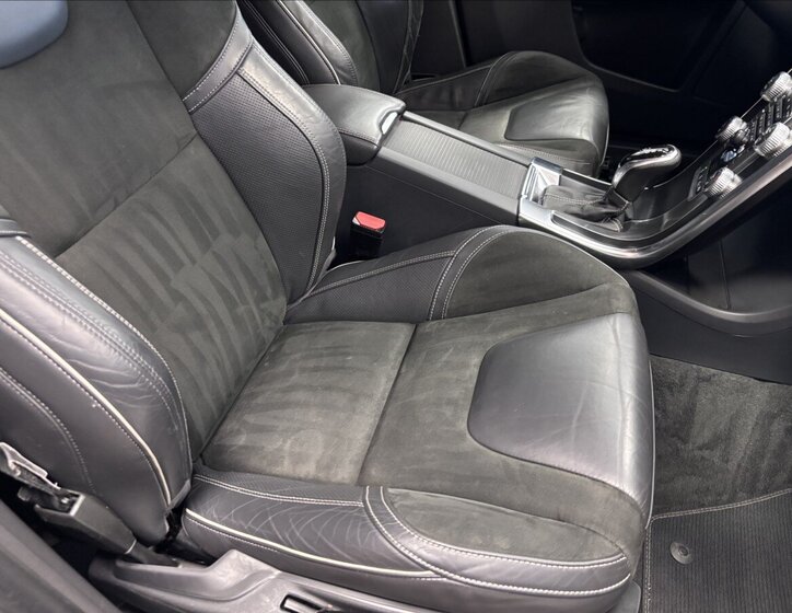 Volvo XC60 Kombi 2,4 l 140 kw