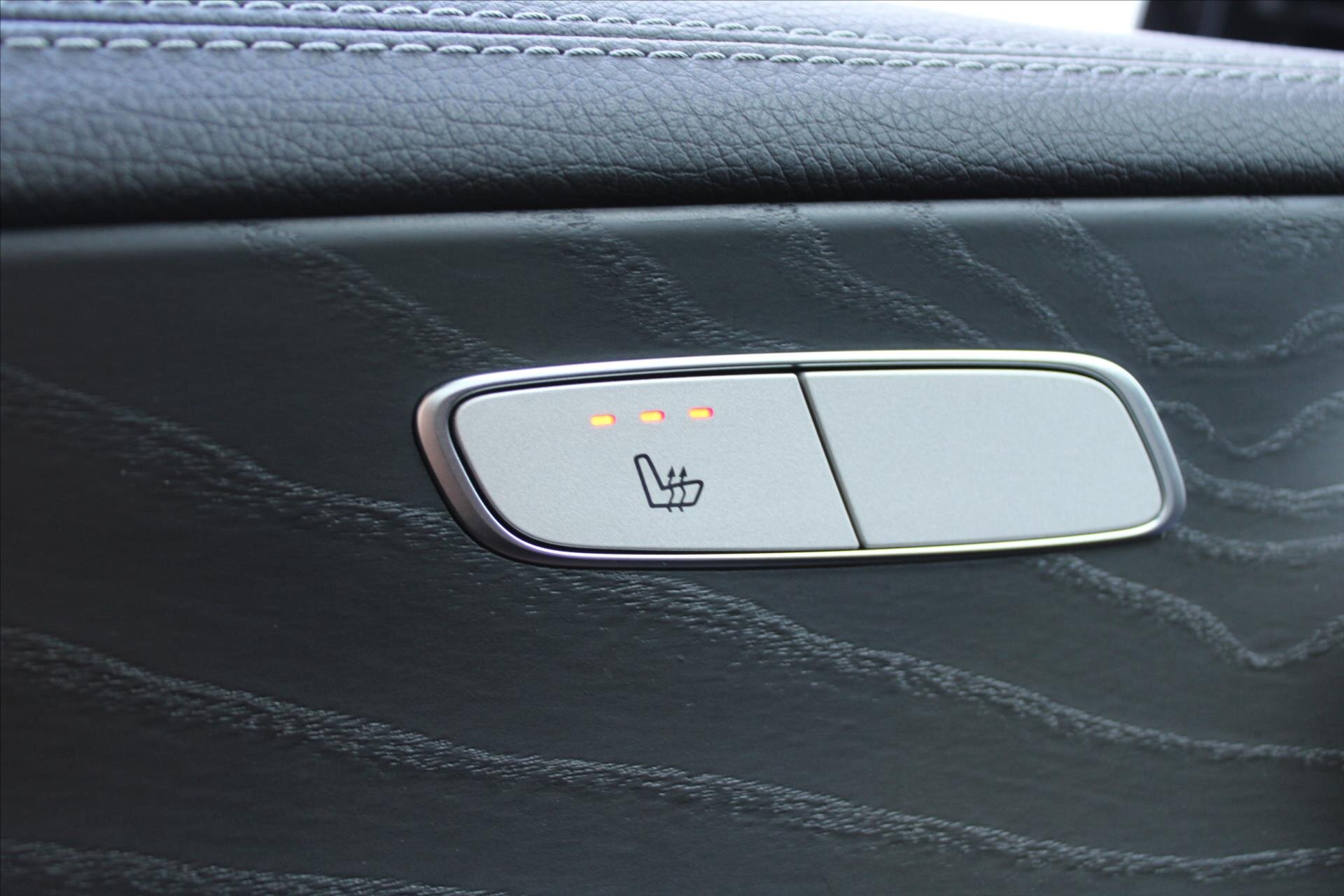 Mercedes-Benz Třídy E Sedan / Limuzína 2,0 l 143 kw