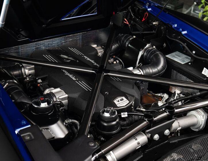 Lamborghini Aventador 20