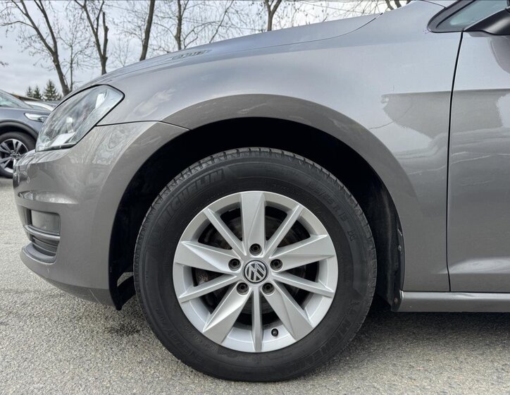 Volkswagen Golf Hatchback 1,2 l 63 kw