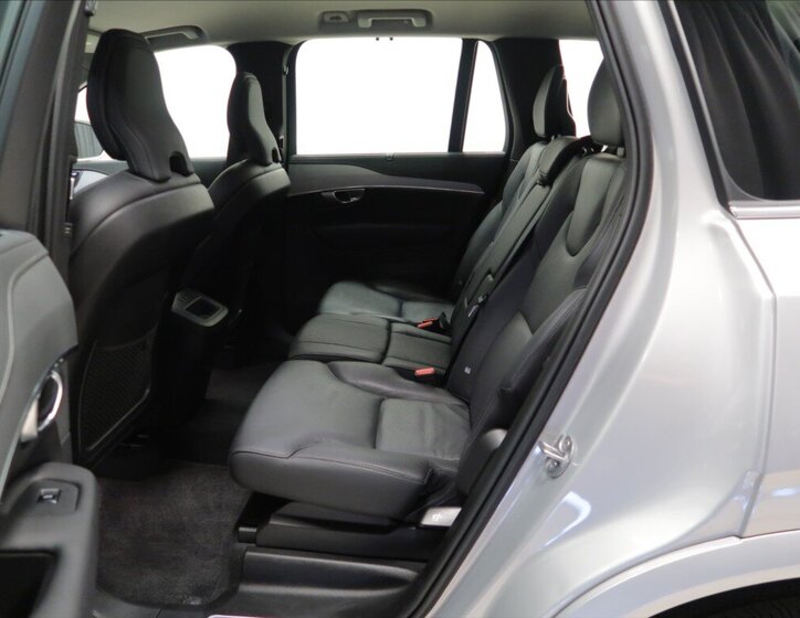 Volvo XC90 SUV / Terénní 2,0 l 173 kw