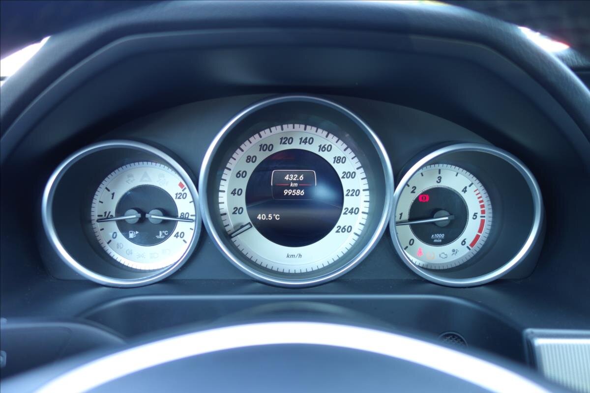 Mercedes-Benz Třídy E Sedan 2,1 l 125 kw