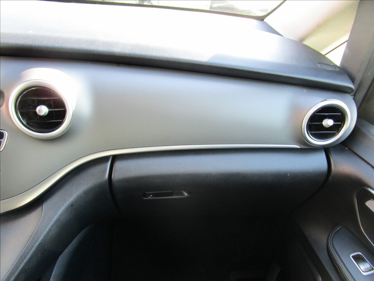 Mercedes-Benz Třídy V Kombi 2,1 l 140 kw