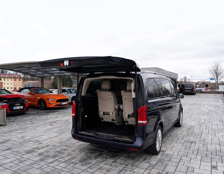 Mercedes-Benz Třídy V 12