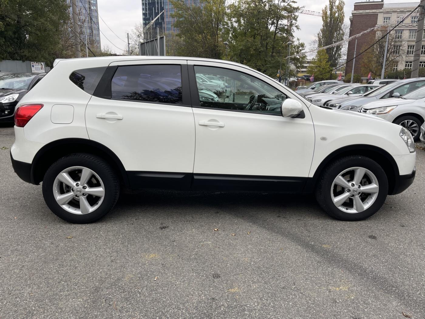 Nissan Qashqai SUV 2,0 l 110 kw