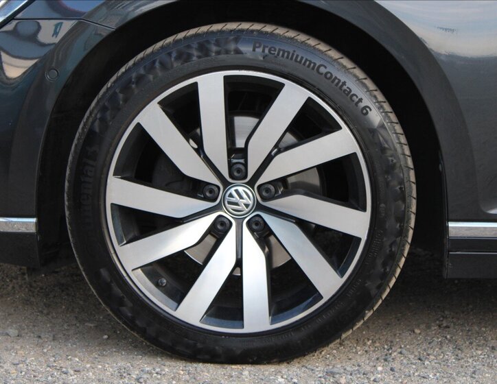 Volkswagen Passat Kombi 2,0 l 140 kw