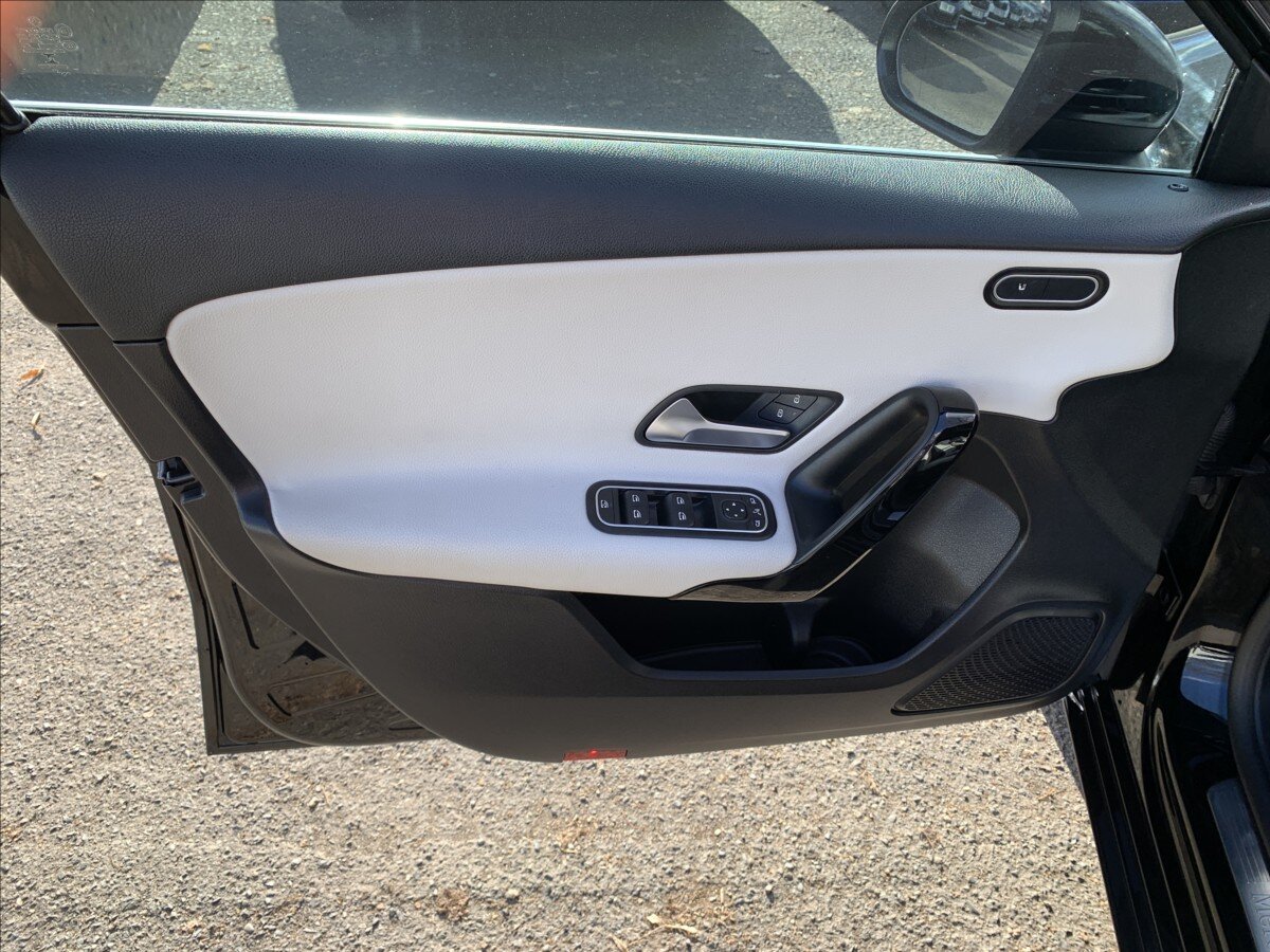 Mercedes-Benz Třídy A Hatchback 1,3 l 120 kw