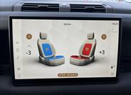 Land Rover Defender 23