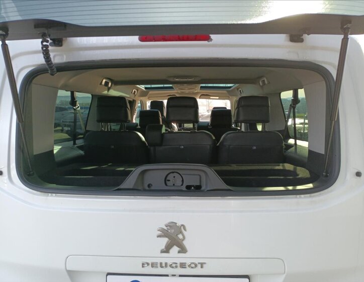 Peugeot Traveller 26
