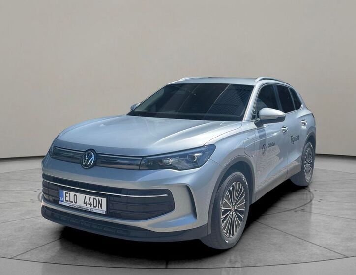 Volkswagen Tiguan 1