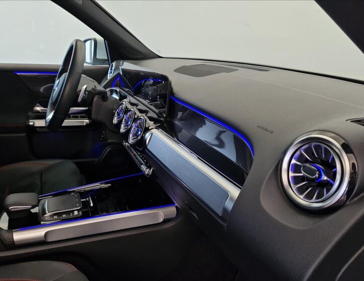 Mercedes-Benz GLB 17