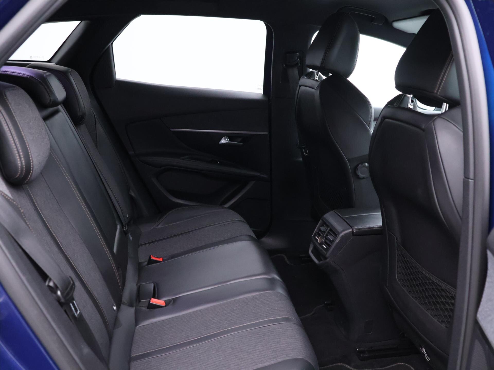 Peugeot 3008 SUV 1,2 l 96 kw