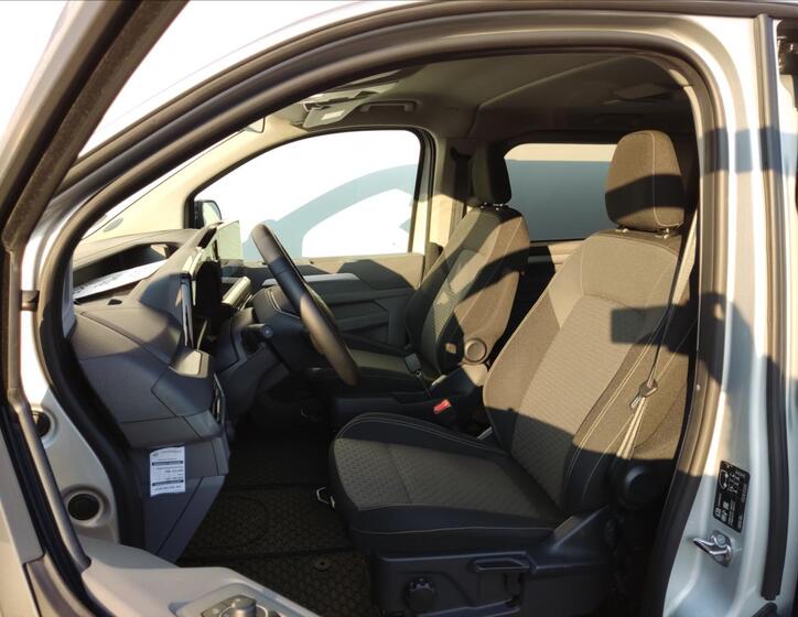 Volkswagen Caravelle 6