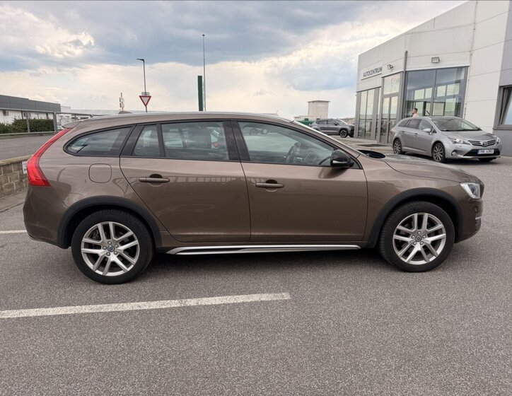 Volvo V60 Kombi 2,0 l 180 kw